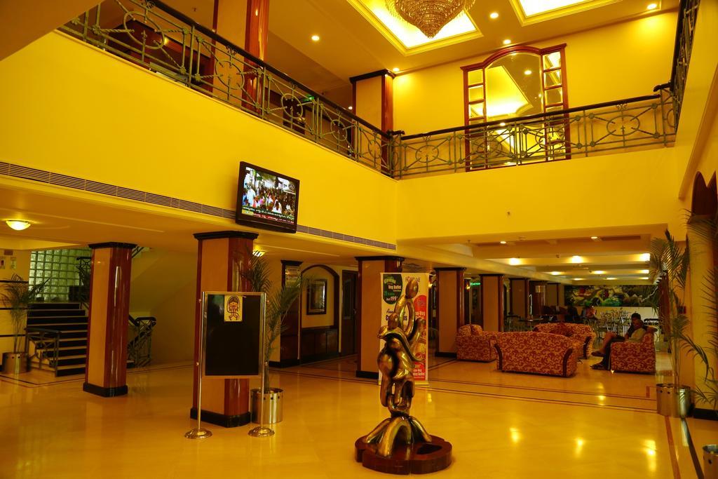 Kences Hotel -Opp Apsrtc Bus Stand Tirupati Exteriér fotografie