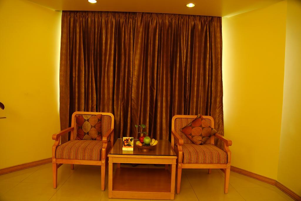 Kences Hotel -Opp Apsrtc Bus Stand Tirupati Exteriér fotografie