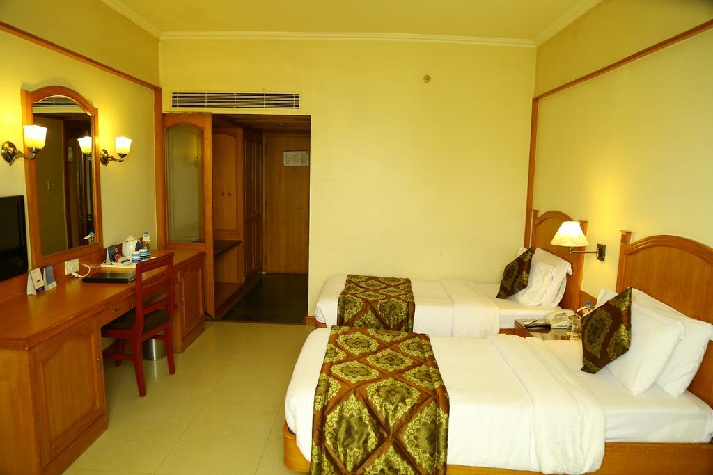 Kences Hotel -Opp Apsrtc Bus Stand Tirupati Exteriér fotografie