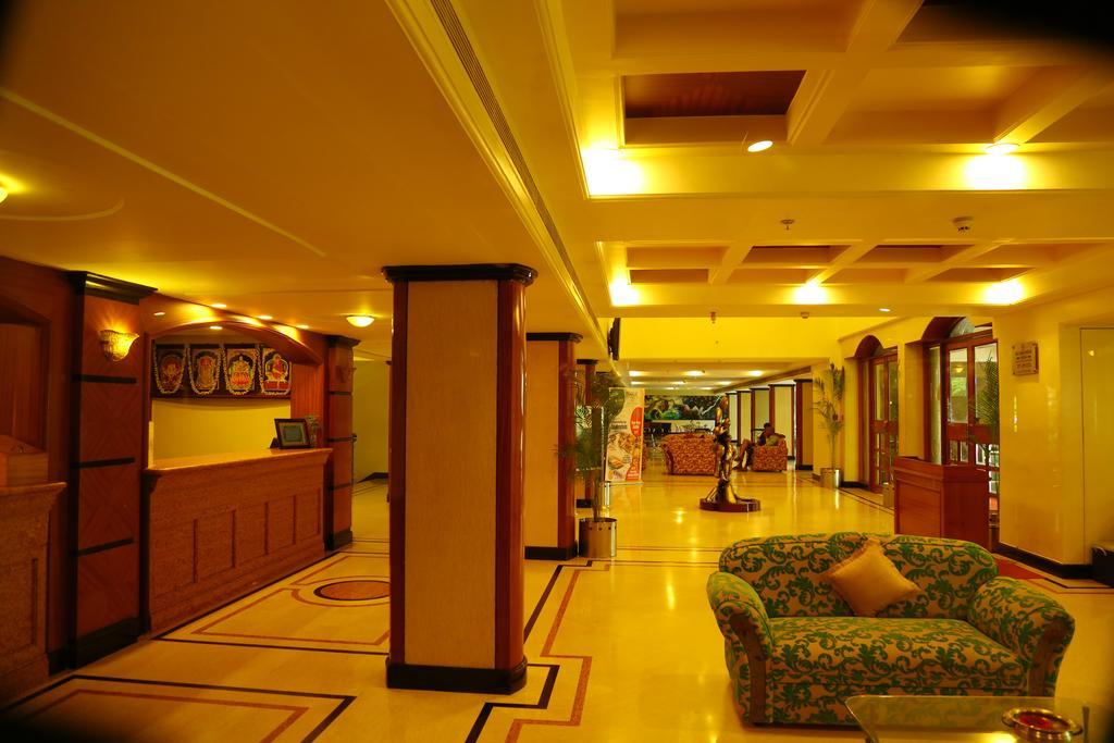 Kences Hotel -Opp Apsrtc Bus Stand Tirupati Exteriér fotografie